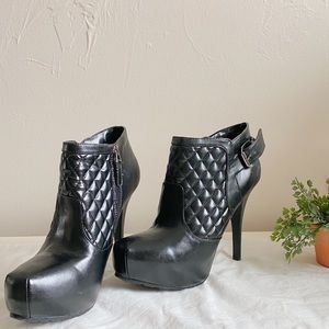 Vintage Guess Pillowed Heels